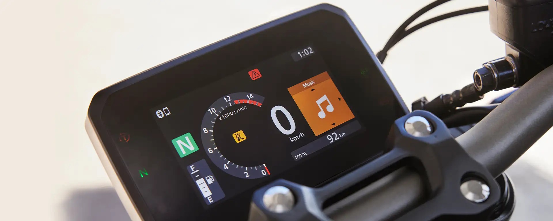 Nova CB650R 2025 na Freeway Honda. Pronta para Aventuras e cheia de estilo esportivo, motor 4 cilindros, painel moderno e performance ideal para quem ama pilotar com estilo e tecnologia.