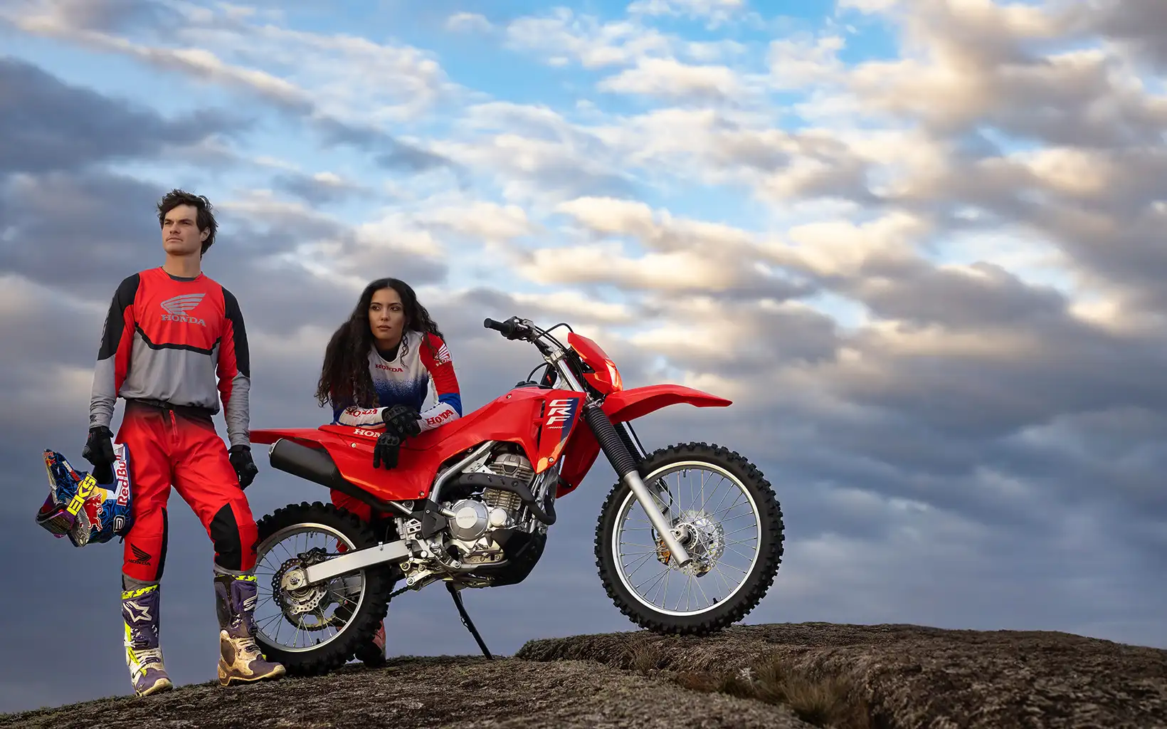 Moto Honda CRF 300F off-road em ação. Veja esse lançamento aqui na Honda Freeway!