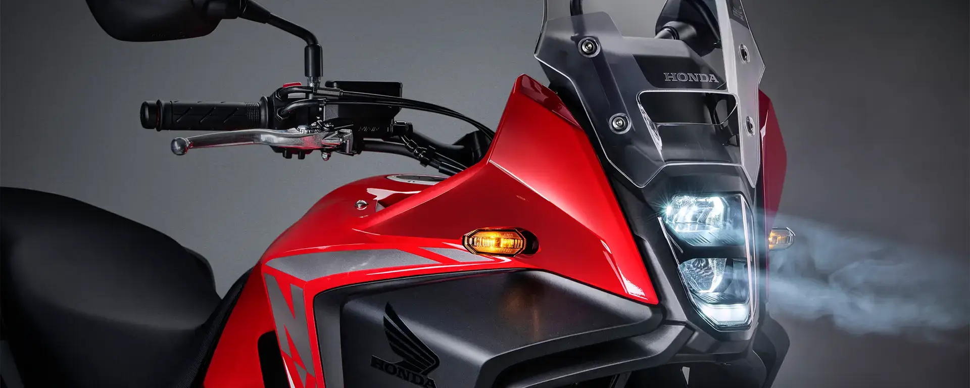 Nova Honda NX 500 lançamento na Freeway. Sistema de iluminação FULL LED para dar maior durabilidade no conjunto de iluminação e marcar as luzes como parte do design.