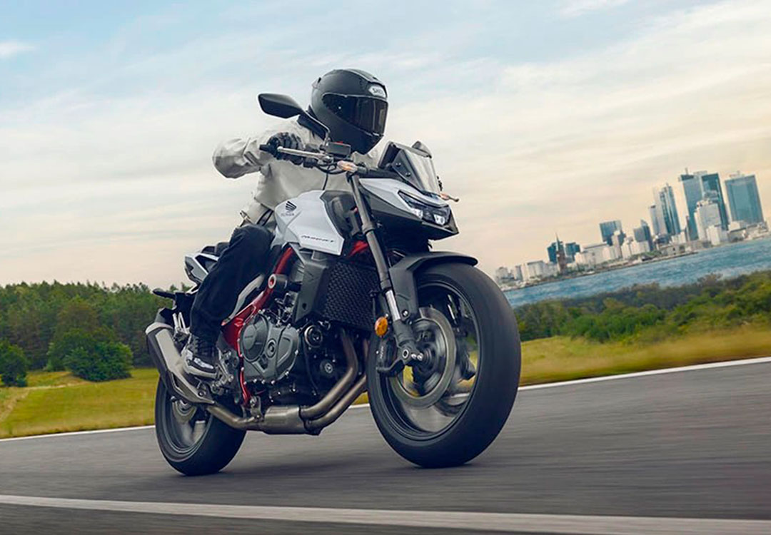 HORNET750_202511_DETALHES_CAPA02_202511