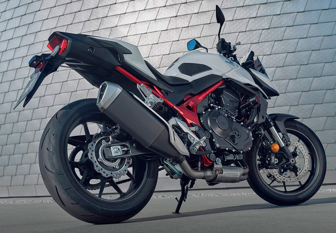 HORNET750_202511_DETALHES_CAPA03_202511