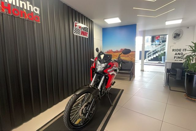 MOTO SEMINOVA HONDA SAHARA 300i NA FREEWAY 07214 - PUBLICADA ATUAL