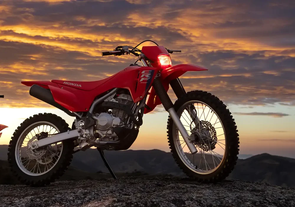 Moto Honda CRF 300F off-road em ação. Veja esse lançamento aqui na Honda Freeway!