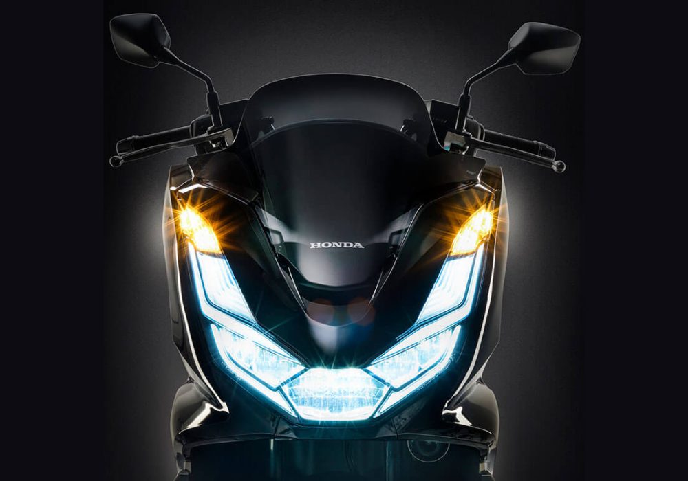 Scooter Honda PCX 2025 – conforto, economia e estilo para o dia a dia urbano