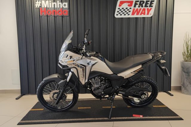MOTO SEMINOVA HONDA SAHARA 300i 07139 NA FREEWAY - PUBLICADA ATUAL