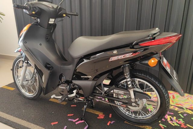 6e2a9215-d856-4f41-8b54-282b7bc70407