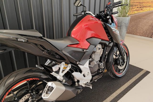 MOTO SEMINOVA HONDA CB TWISTER NA FREEWAY 13986