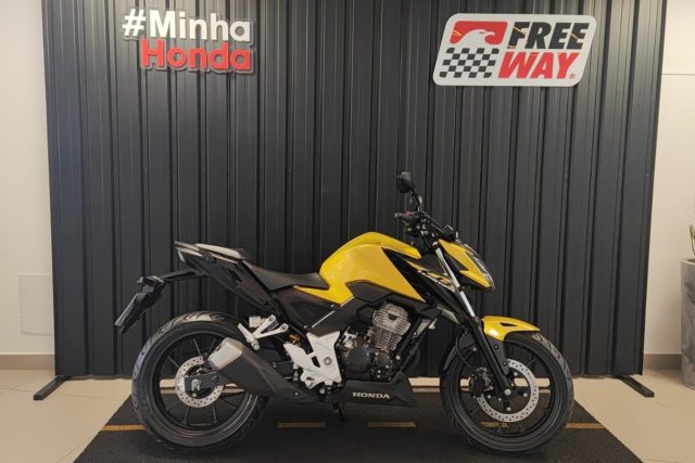 MOTO SEMINOVA HONDA CB TWISTER NA FREEWAY 02322