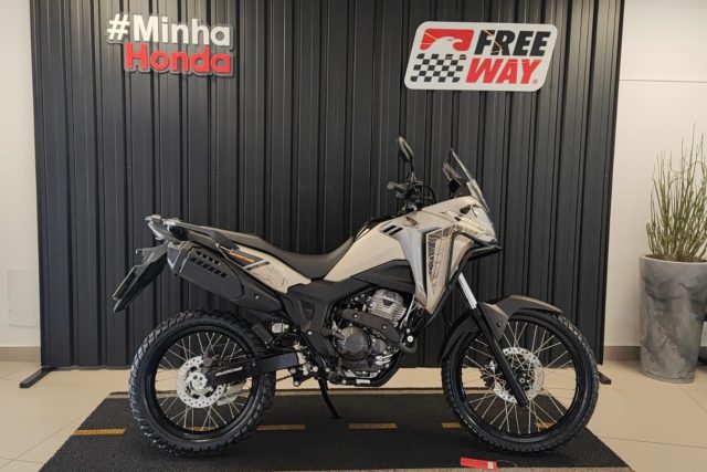 MOTO SEMINOVA HONDA SAHARA 300i 07139 NA FREEWAY - PUBLICADA ATUAL