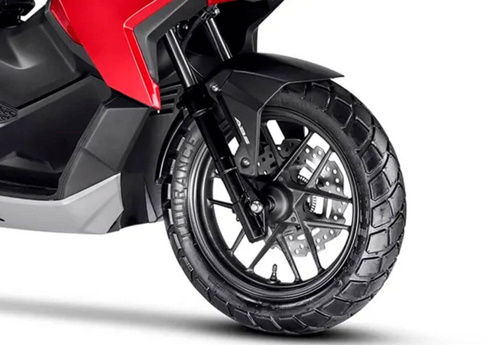 A HONDA ADV 2025 apresenta um design imponente, arrojado e cheio de estilo. Tudo isso para você viver a melhor aventura. Melhores condições somente no Grupo Honda Freeway.