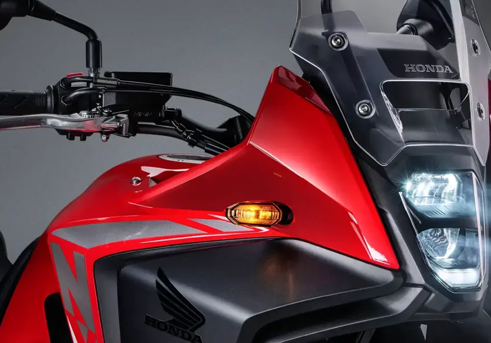 Nova Honda NX 500 lançamento na Freeway. Sistema de iluminação FULL LED para dar maior durabilidade no conjunto de iluminação e marcar as luzes como parte do design.