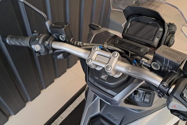 MOTO SEMINOVA HONDA ADV 14936 NA FREEWAY