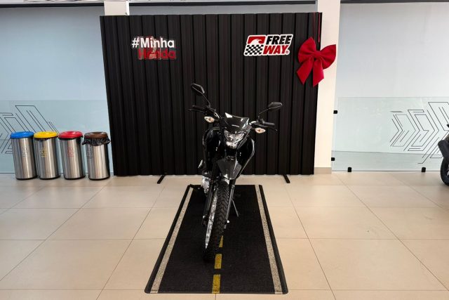 MOTO SEMINOVA HONDA NXR160 BROS NA FREEWAY 00932