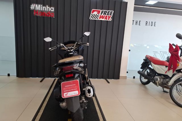 MOTO SEMINOVA HONDA PCX NA FREEWAY 03497