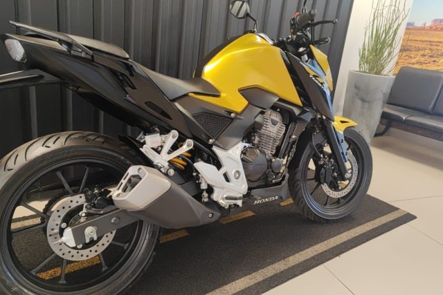 MOTO SEMINOVA HONDA CB TWISTER NA FREEWAY 02322