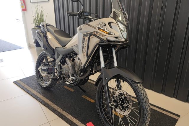 MOTO SEMINOVA HONDA SAHARA 300i 07139 NA FREEWAY - PUBLICADA ATUAL