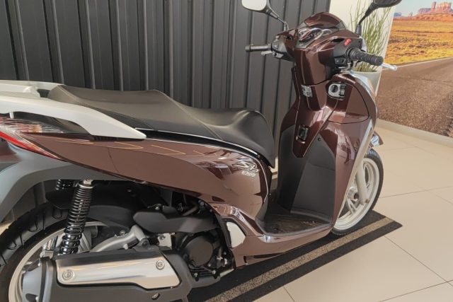 MOTO SEMINOVA HONDA SH 150i NA FREEWAY 00364