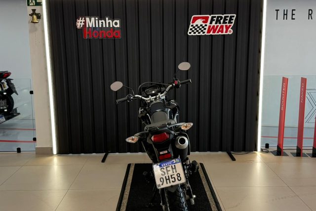 MOTO SEMINOVA DISPONÍVEL NO GRUPO FREEWAY, CONCESSIONÁRIA FREEWAY CAMPO MOURÃO. MOTO HONDA, MODELO NXR 160 BROS, REFERENCIA 093163.
