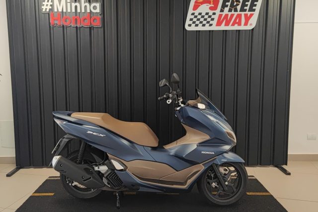 MOTO SEMINOVA DISPONÍVEL NO GRUPO FREEWAY, CONCESSIONÁRIA MARINGÁ (MATRIZ). MOTO HONDA, MODELO PCX 160, REFERENCIA 009407.