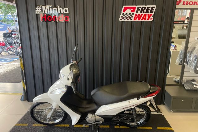 MOTO SEMINOVA DISPONÍVEL NO GRUPO FREEWAY, CONCESSIONÁRIA PARANAVAÍ-PR. MOTO HONDA, MODELO BIZ 110I, REFERENCIA 509090.