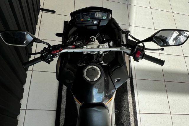 MOTO SEMINOVA DISPONÍVEL NO GRUPO FREEWAY, CONCESSIONÁRIA CIANORTE II-PR. MOTO HONDA, MODELO XRE 300 ADVENTURE, REFERENCIA 203498.