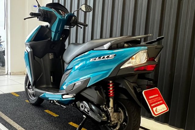 MOTO SEMINOVA DISPONÍVEL NO GRUPO FREEWAY, CONCESSIONÁRIA CIANORTE II-PR. MOTO HONDA, MODELO ELITE 125, REFERENCIA 000776.