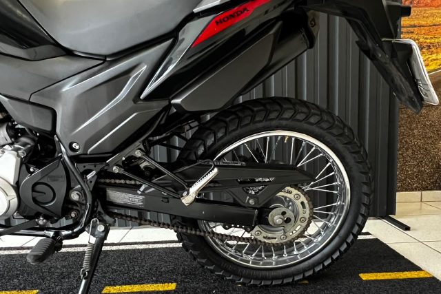 MOTO SEMINOVA DISPONÍVEL NO GRUPO FREEWAY, CONCESSIONÁRIA CIANORTE II-PR. MOTO HONDA, MODELO NXR 160 BROS, REFERENCIA 006130.