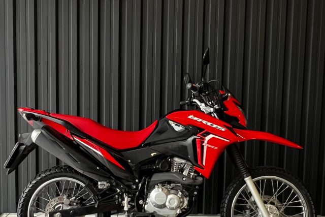 MOTO SEMINOVA DISPONÍVEL NO GRUPO FREEWAY, CONCESSIONÁRIA CIANORTE II-PR. MOTO HONDA, MODELO NXR 160 BROS, REFERENCIA 076673.