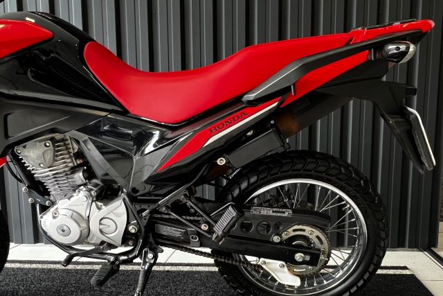 MOTO SEMINOVA DISPONÍVEL NO GRUPO FREEWAY, CONCESSIONÁRIA CIANORTE II-PR. MOTO HONDA, MODELO NXR 160 BROS, REFERENCIA 076673.