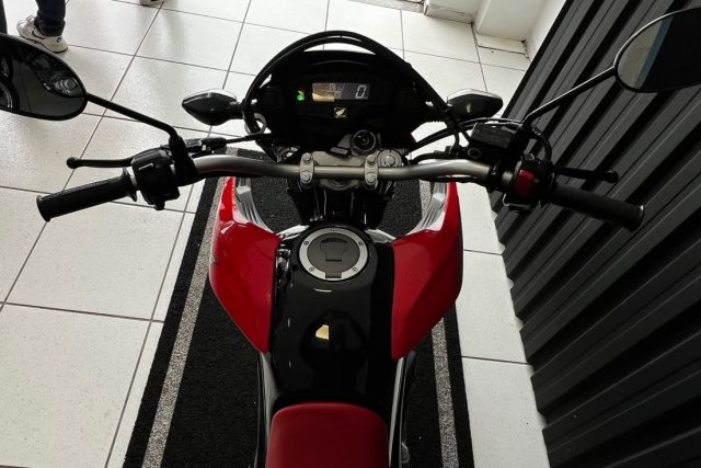 MOTO SEMINOVA DISPONÍVEL NO GRUPO FREEWAY, CONCESSIONÁRIA CIANORTE II-PR. MOTO HONDA, MODELO NXR 160 BROS, REFERENCIA 076673.