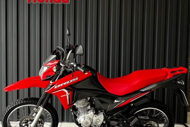 MOTO SEMINOVA DISPONÍVEL NO GRUPO FREEWAY, CONCESSIONÁRIA CIANORTE II-PR. MOTO HONDA, MODELO NXR 160 BROS, REFERENCIA 076673.