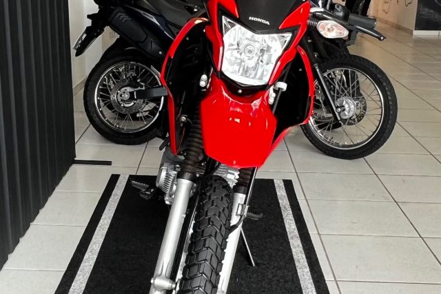 MOTO SEMINOVA DISPONÍVEL NO GRUPO FREEWAY, CONCESSIONÁRIA CIANORTE II-PR. MOTO HONDA, MODELO NXR 160 BROS, REFERENCIA 076673.