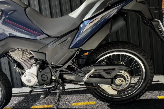 MOTO SEMINOVA DISPONÍVEL NO GRUPO FREEWAY, CONCESSIONÁRIA CIANORTE II-PR. MOTO HONDA, MODELO NXR 160 BROS, REFERENCIA 029361.
