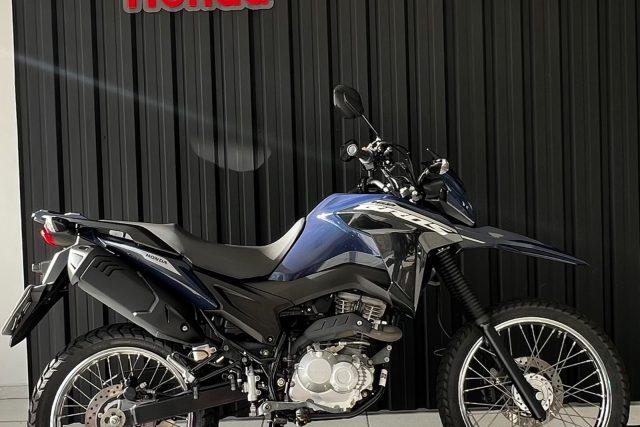 MOTO SEMINOVA DISPONÍVEL NO GRUPO FREEWAY, CONCESSIONÁRIA CIANORTE II-PR. MOTO HONDA, MODELO NXR 160 BROS, REFERENCIA 029361.