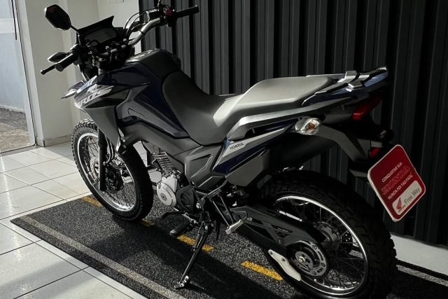 MOTO SEMINOVA DISPONÍVEL NO GRUPO FREEWAY, CONCESSIONÁRIA CIANORTE II-PR. MOTO HONDA, MODELO NXR 160 BROS, REFERENCIA 029361.