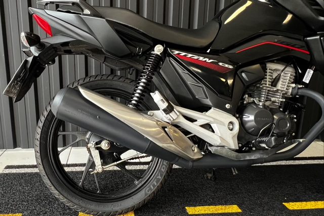 MOTO SEMINOVA DISPONÍVEL NO GRUPO FREEWAY, CONCESSIONÁRIA CIANORTE II-PR. MOTO HONDA, MODELO CG 160, REFERENCIA 114739.