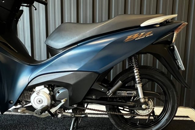 MOTO SEMINOVA DISPONÍVEL NO GRUPO FREEWAY, CONCESSIONÁRIA CIANORTE II-PR. MOTO HONDA, MODELO BIZ 125, REFERENCIA 028108.