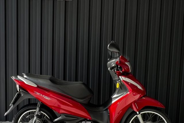MOTO SEMINOVA DISPONÍVEL NO GRUPO FREEWAY, CONCESSIONÁRIA CIANORTE II-PR. MOTO HONDA, MODELO BIZ 110I, REFERENCIA 010798.