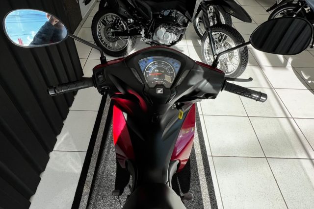MOTO SEMINOVA DISPONÍVEL NO GRUPO FREEWAY, CONCESSIONÁRIA CIANORTE II-PR. MOTO HONDA, MODELO BIZ 110I, REFERENCIA 010798.