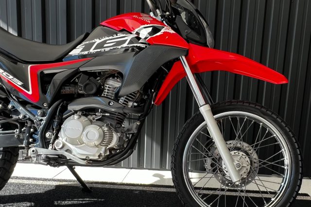 MOTO SEMINOVA DISPONÍVEL NO GRUPO FREEWAY, CONCESSIONÁRIA CIANORTE II-PR. MOTO HONDA, MODELO NXR 160 BROS, REFERENCIA 045539.