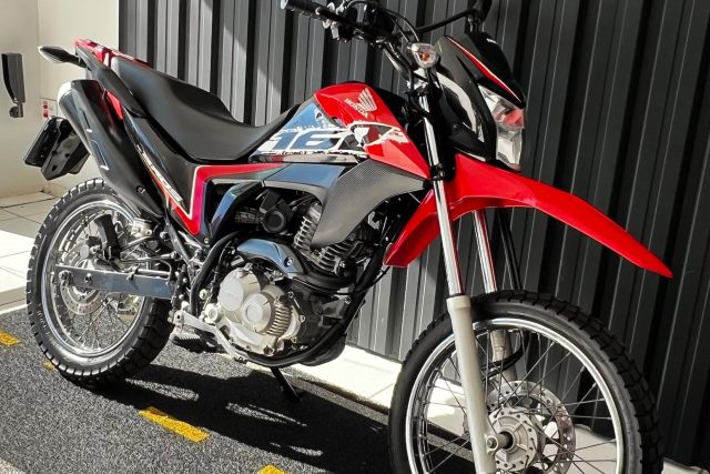 MOTO SEMINOVA DISPONÍVEL NO GRUPO FREEWAY, CONCESSIONÁRIA CIANORTE II-PR. MOTO HONDA, MODELO NXR 160 BROS, REFERENCIA 045539.