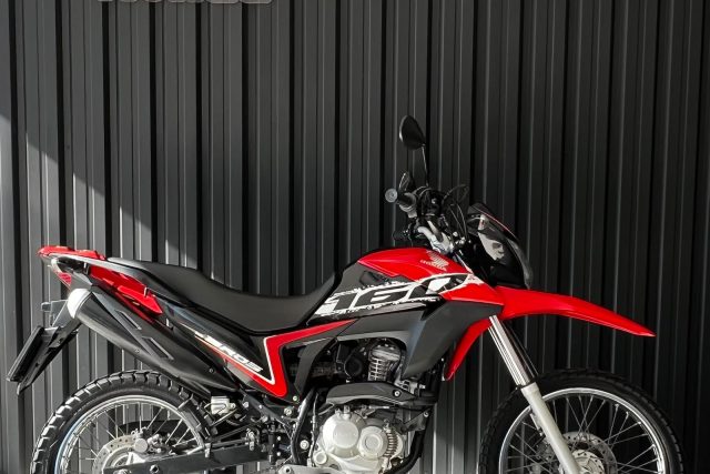 MOTO SEMINOVA DISPONÍVEL NO GRUPO FREEWAY, CONCESSIONÁRIA CIANORTE II-PR. MOTO HONDA, MODELO NXR 160 BROS, REFERENCIA 045539.
