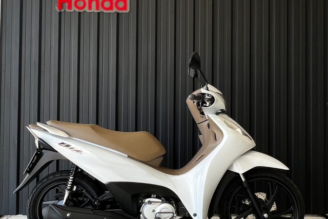 MOTO SEMINOVA DISPONÍVEL NO GRUPO FREEWAY, CONCESSIONÁRIA CIANORTE II-PR. MOTO HONDA, MODELO BIZ 125, REFERENCIA 075396.