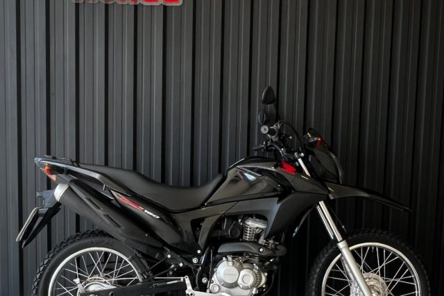 MOTO SEMINOVA DISPONÍVEL NO GRUPO FREEWAY, CONCESSIONÁRIA CIANORTE II-PR. MOTO HONDA, MODELO NXR 160 BROS, REFERENCIA 120061.