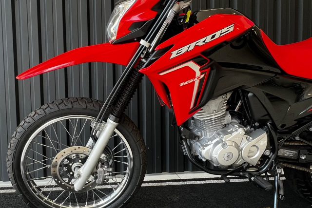 MOTO SEMINOVA DISPONÍVEL NO GRUPO FREEWAY, CONCESSIONÁRIA CIANORTE II-PR. MOTO HONDA, MODELO NXR 160 BROS, REFERENCIA 011918.