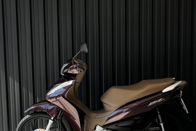 MOTO SEMINOVA DISPONÍVEL NO GRUPO FREEWAY, CONCESSIONÁRIA CIANORTE II-PR. MOTO HONDA, MODELO BIZ 125, REFERENCIA 061834.