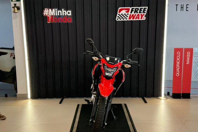 MOTO SEMINOVA DISPONÍVEL NO GRUPO FREEWAY, CONCESSIONÁRIA MARINGÁ (MATRIZ). MOTO HONDA, MODELO NXR 160 BROS, REFERENCIA 056032.