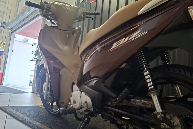 MOTO SEMINOVA DISPONÍVEL NO GRUPO FREEWAY, CONCESSIONÁRIA MARINGÁ (MATRIZ). MOTO HONDA, MODELO BIZ 125, REFERENCIA 072882.