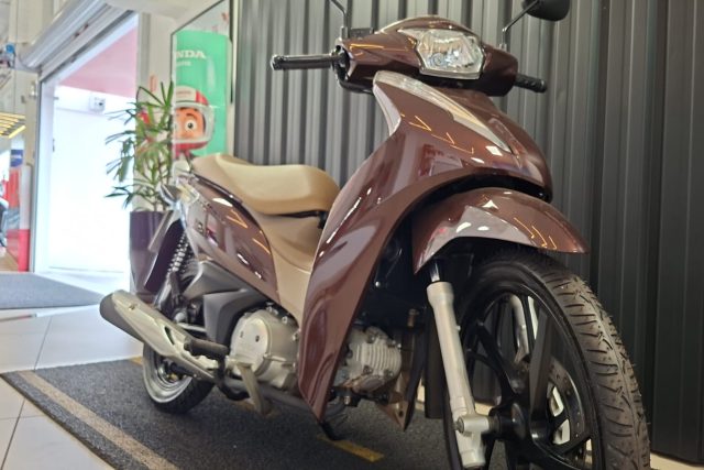 MOTO SEMINOVA DISPONÍVEL NO GRUPO FREEWAY, CONCESSIONÁRIA MARINGÁ (MATRIZ). MOTO HONDA, MODELO BIZ 125, REFERENCIA 072882.