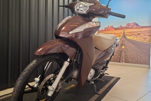MOTO SEMINOVA DISPONÍVEL NO GRUPO FREEWAY, CONCESSIONÁRIA MARINGÁ (MATRIZ). MOTO HONDA, MODELO BIZ 125, REFERENCIA 072882.